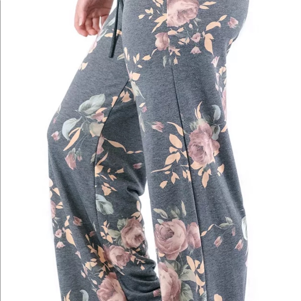 Gray floral rose lounge pants xl